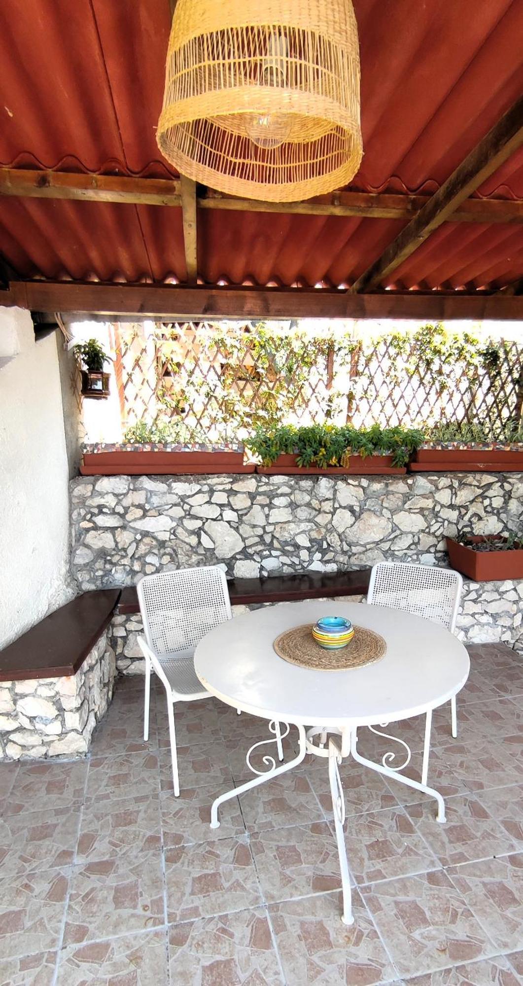 Guest House Vuljan ฮวาร์ ภายนอก รูปภาพ