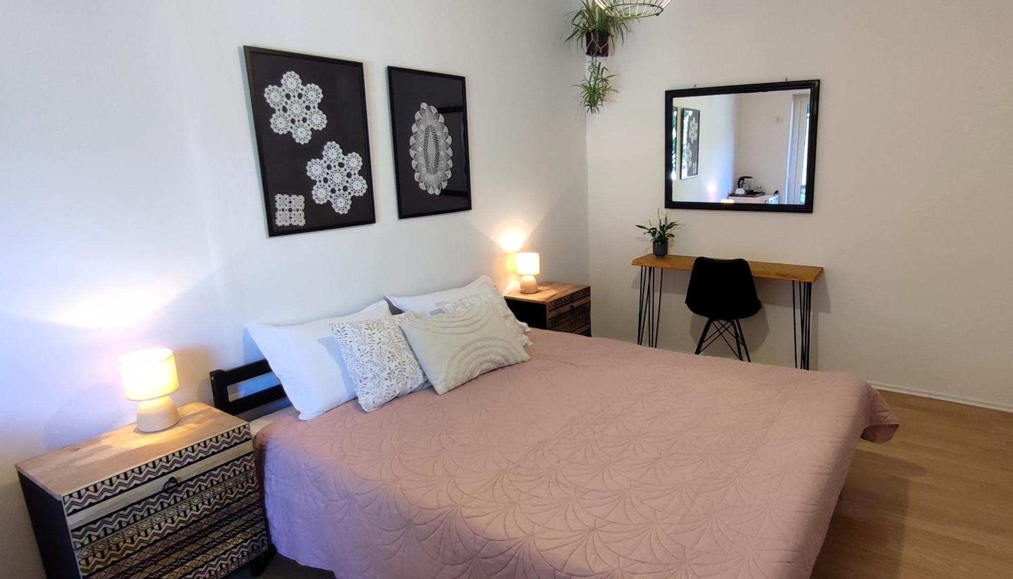 Guest House Vuljan ฮวาร์ ภายนอก รูปภาพ